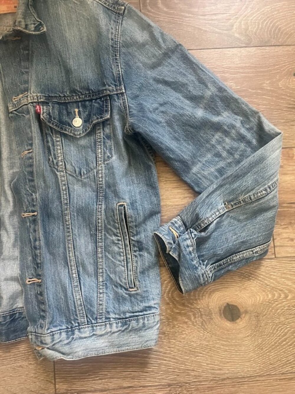 Levi's Blue Front Pocket Denim Jean Jacket Size Medium - Picture 4 of 16